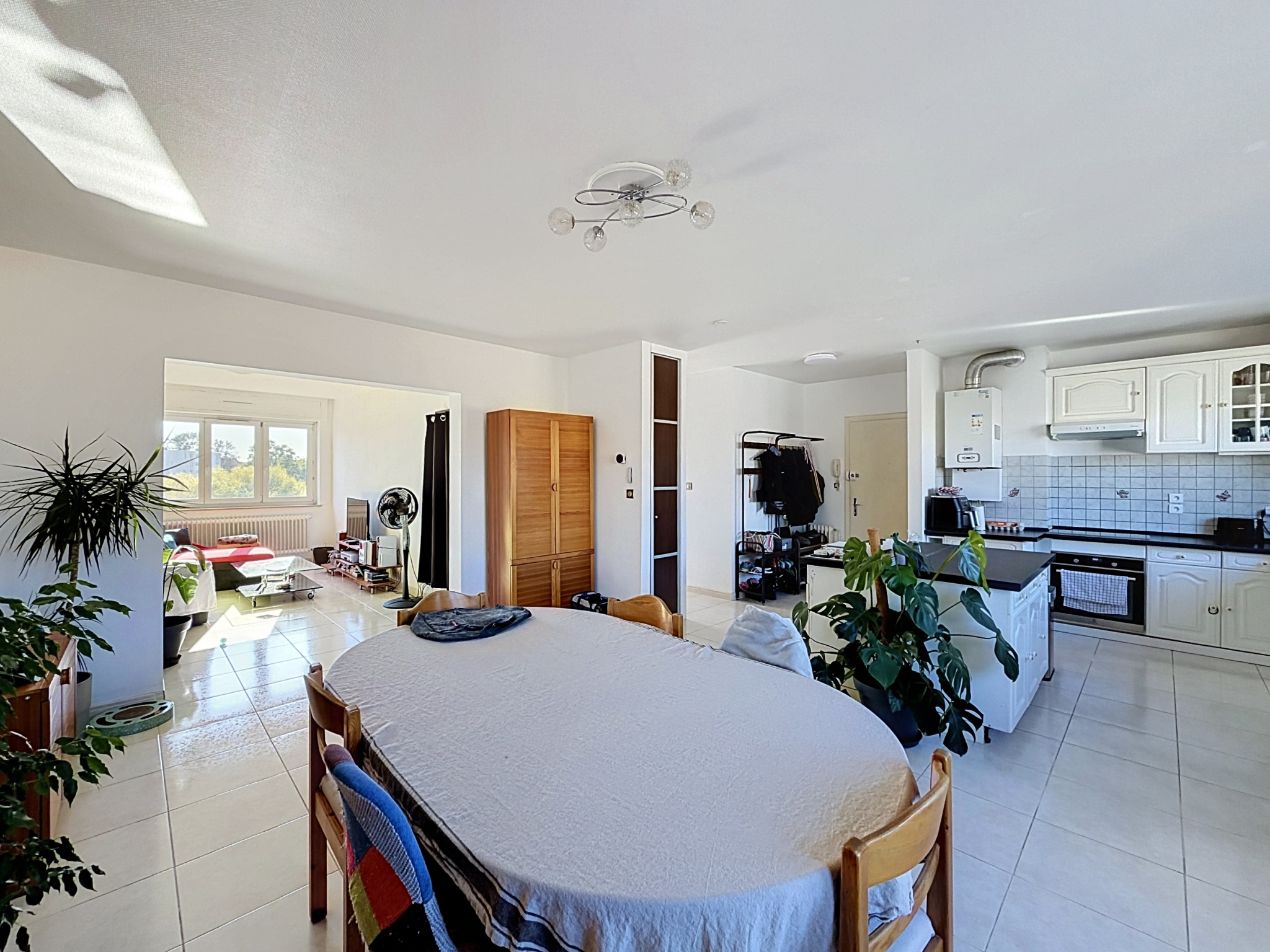 Appartement 83,33 m2 - F4 - 2 chambres - garage - cave - 10 minutes àpied de la gare